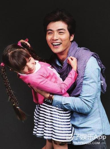 爱上查美乐韩以烈现状,爱上查美乐以烈美乐相差几岁