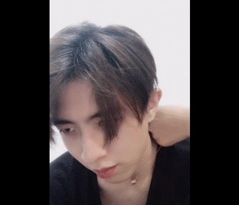 网恋奔现意外赚钱,一个月涨粉过万的短视频