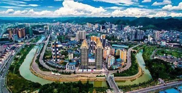 利川市的大街小巷变化真的好大,利川市中心的大变化