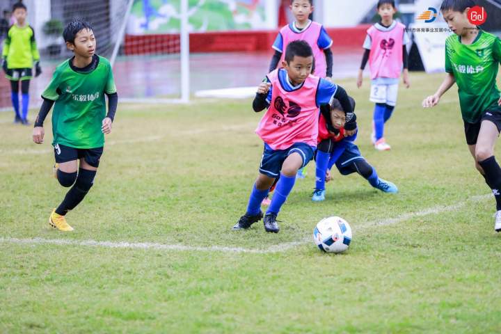 雨战篮球比赛,2022浙江省青少年足球锦标赛杭州