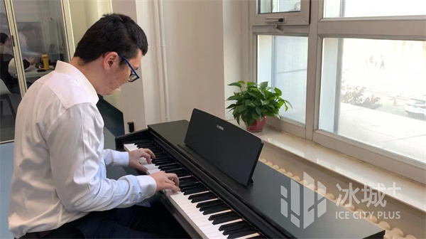 直博、出书｜哈工程“抽动症”男孩像太阳一样温暖的人