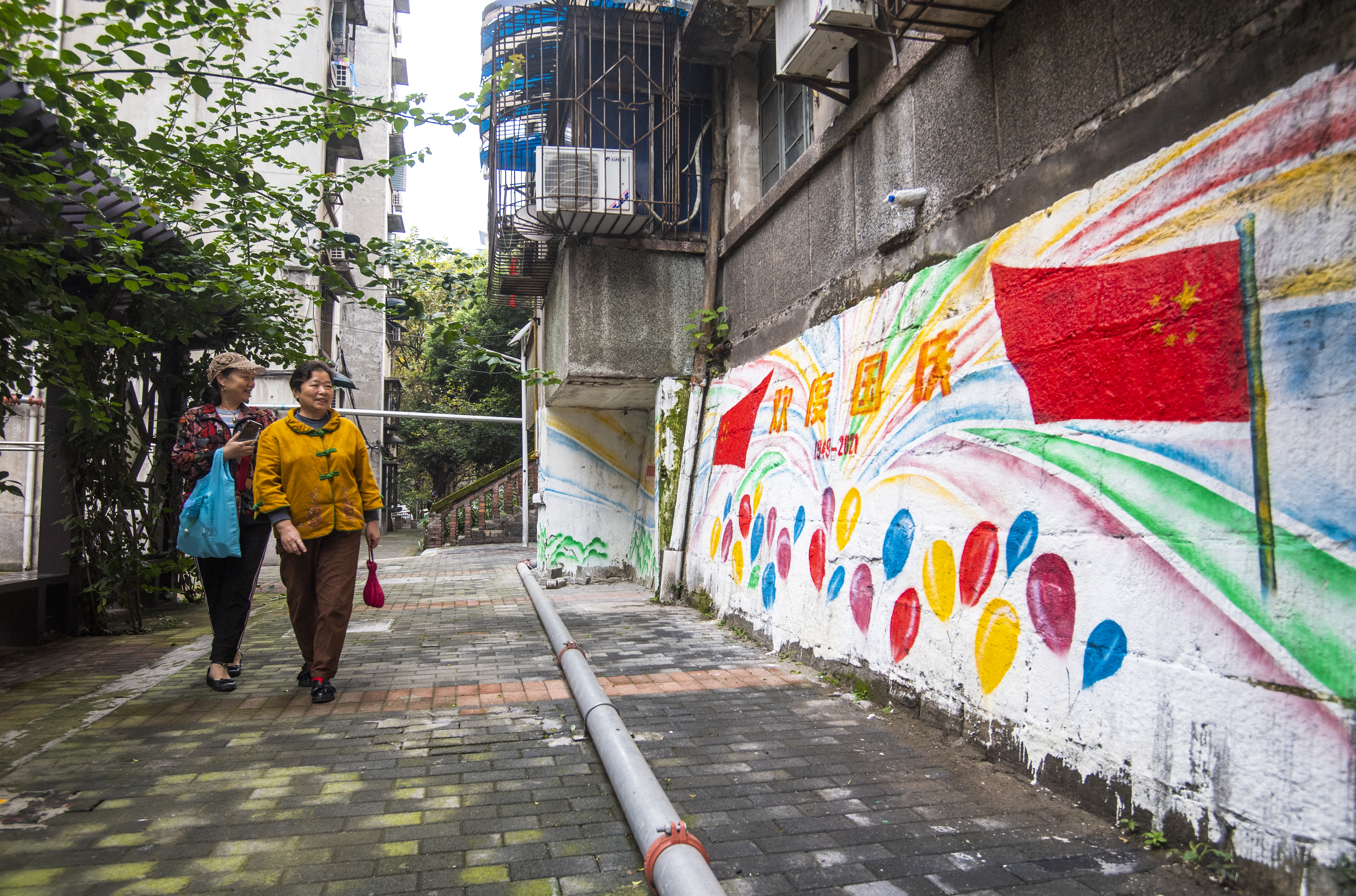 爱劳动爱卫生的绘画,环卫工热爱画画