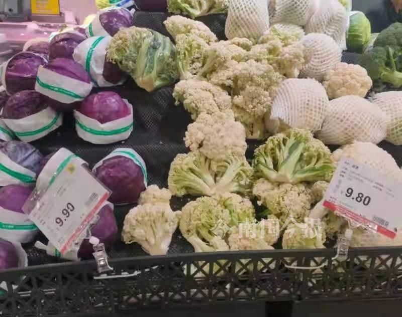 “快吃不起青菜了”？在柳州菜市，部分青菜比猪肉还贵几块钱