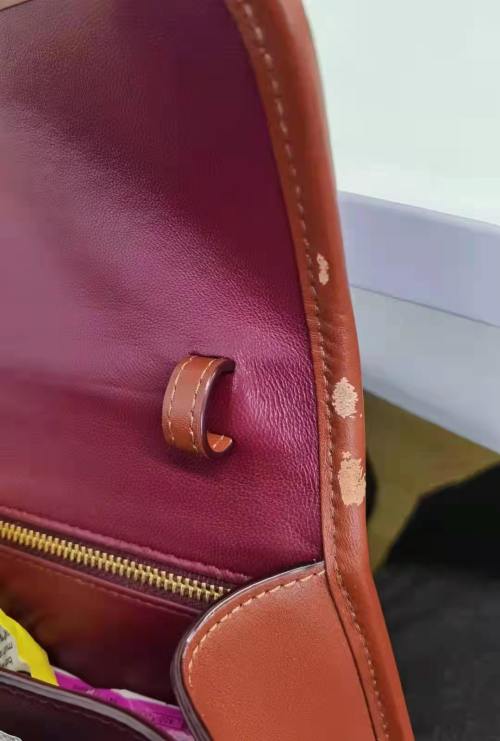 新买的coach包油边瑕疵怎么办,买回来的coach包吊牌被剪掉