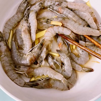 烤大虾一口一个好吃到停不下来,孜然烤大虾怎么做好吃