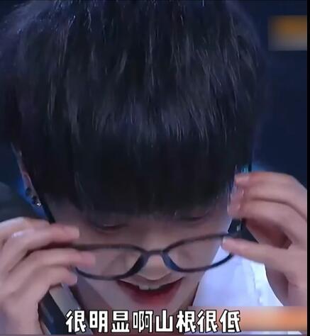 美妆网红晒华晨宇变脸过程质疑其做了3项整容手术，真的不怕被告