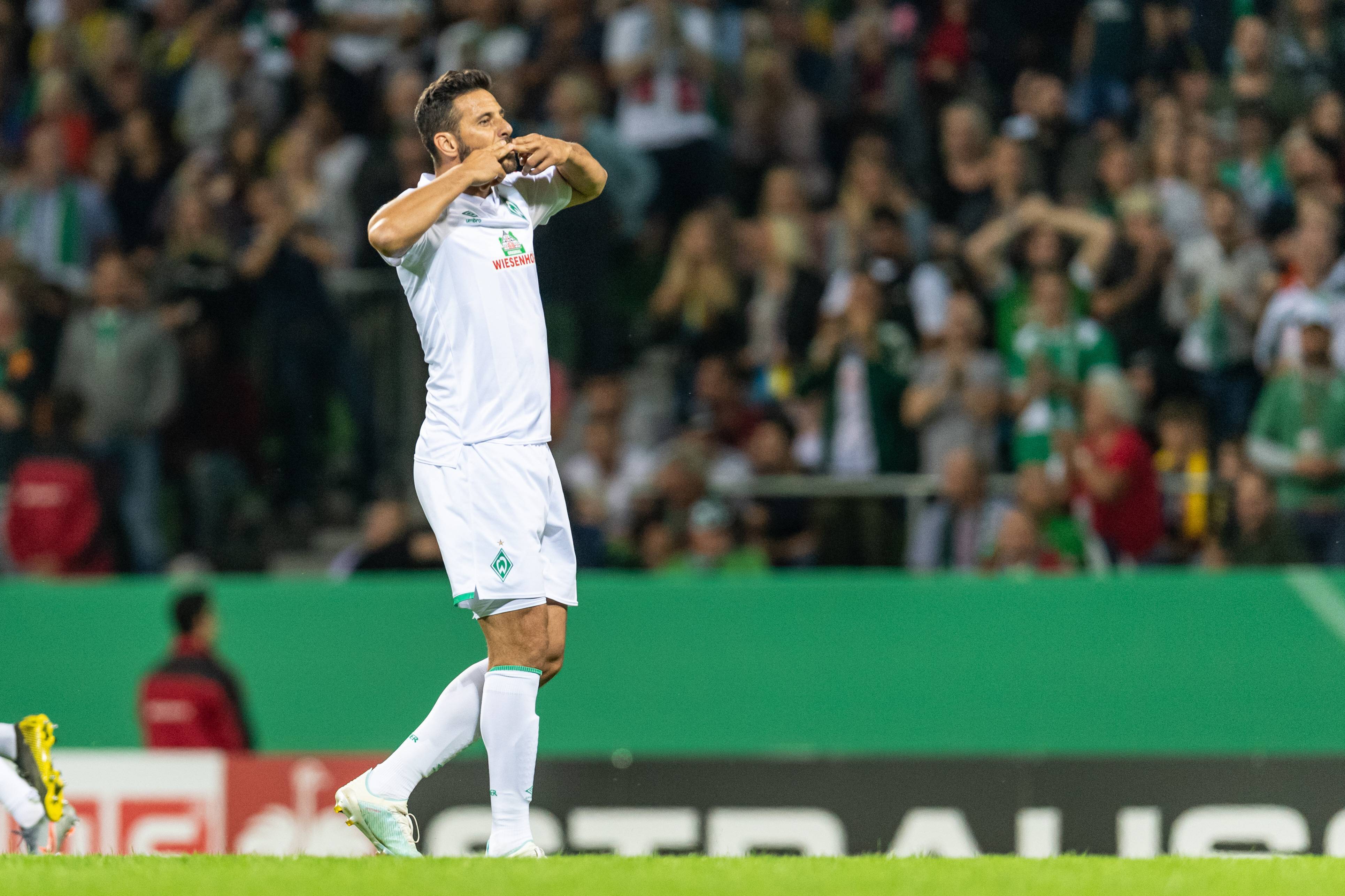 莱万进入德甲历史射手榜top10,德甲最佳射手莱万进几球