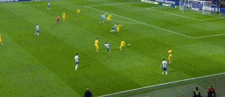 超燃武磊中国攻破巴萨球门第一人,武磊绝平巴萨举世瞩目