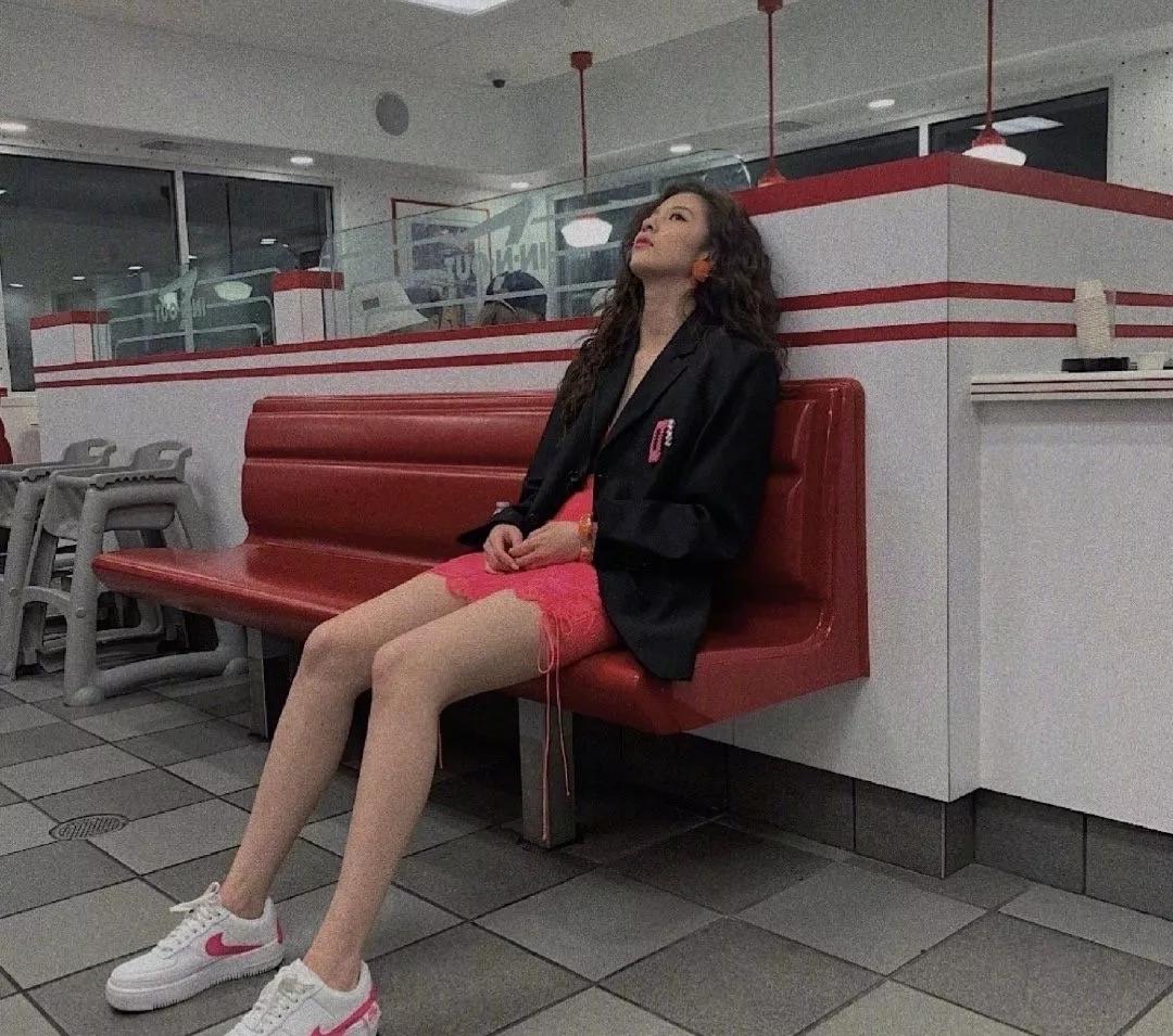 哪个女明星日常衣品最好,最近女明星衣品