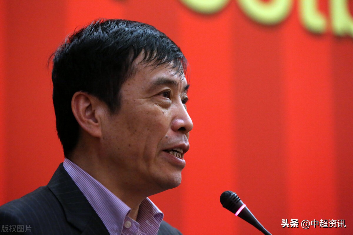 足球是产业还是事业,足球是教育还是服务