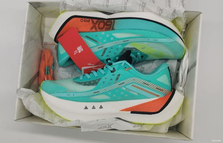 马拉松运动员都穿什么牌子的跑鞋,公认脚感最好的10双跑鞋马拉松