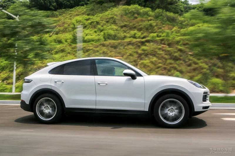 保时捷2024款卡宴coupe石英灰街拍,保时捷卡宴coupe2024款音响效果