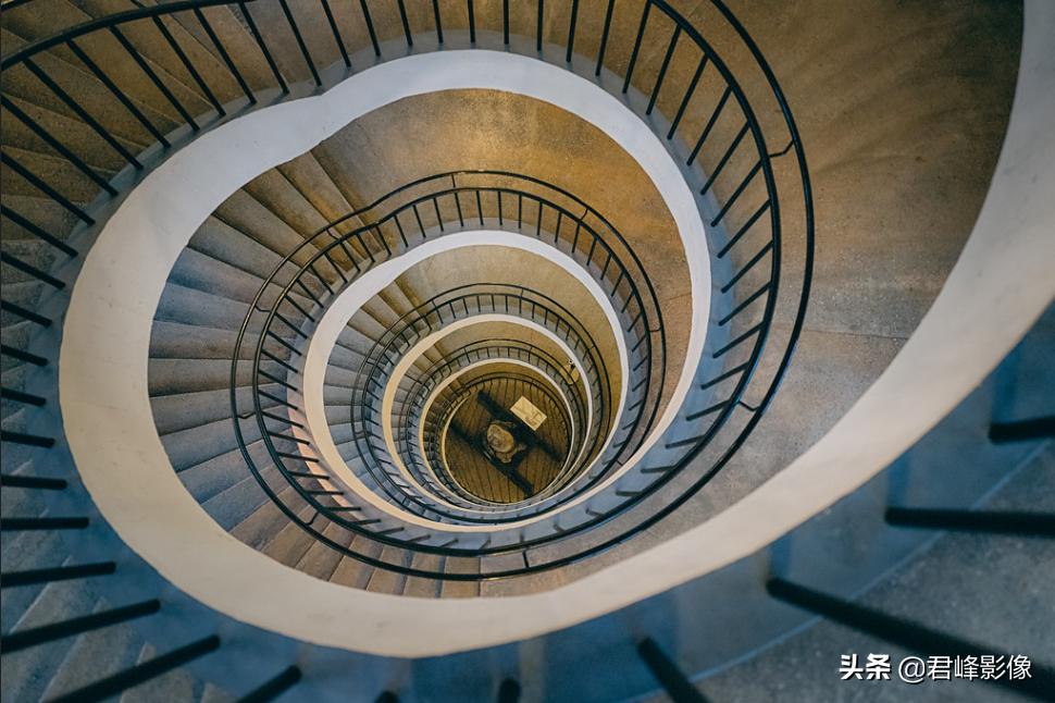 徕卡和哈苏哪个更保值一些,预算够用的话选徕卡还是选哈苏