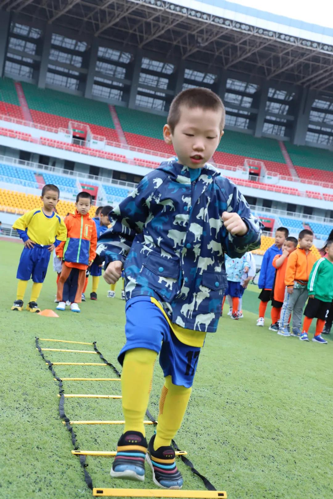 聊城大学附属幼儿园足球趣味赛成功举办