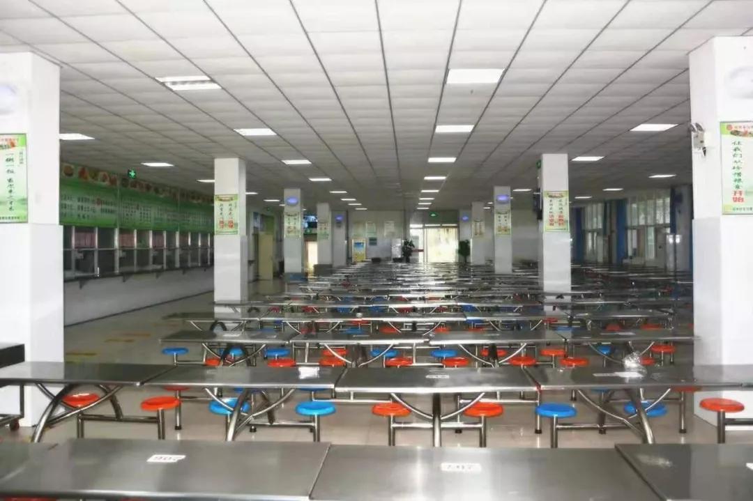 郑州实验外国语中学录取分数线,郑州实验外国语中学现在怎么样了