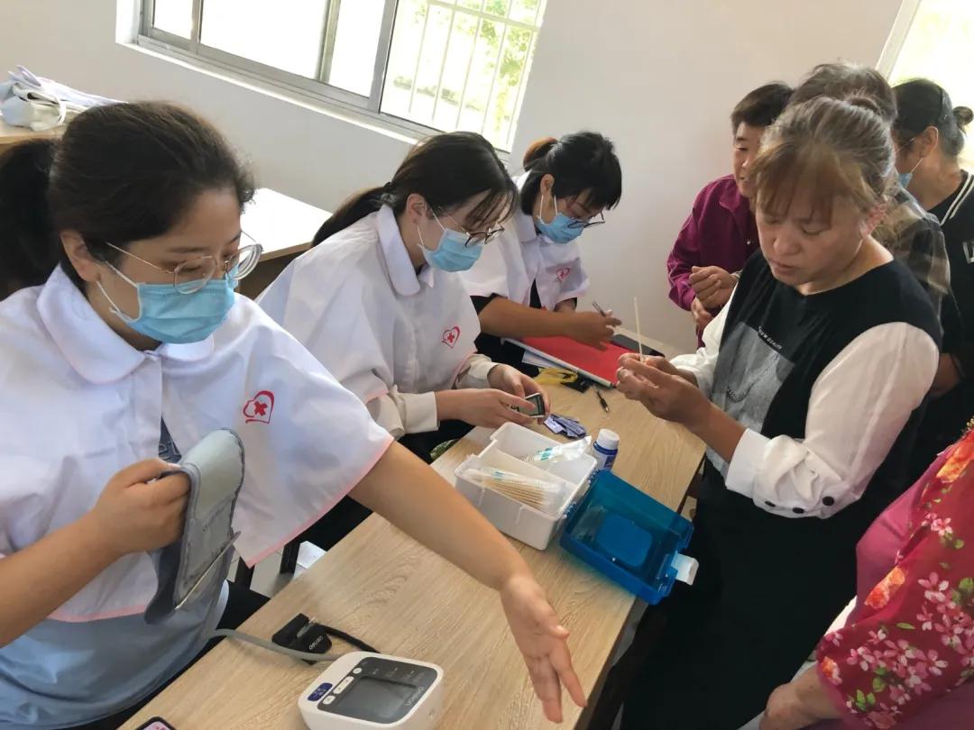 关爱健康公益报道,关爱市民健康义诊活动