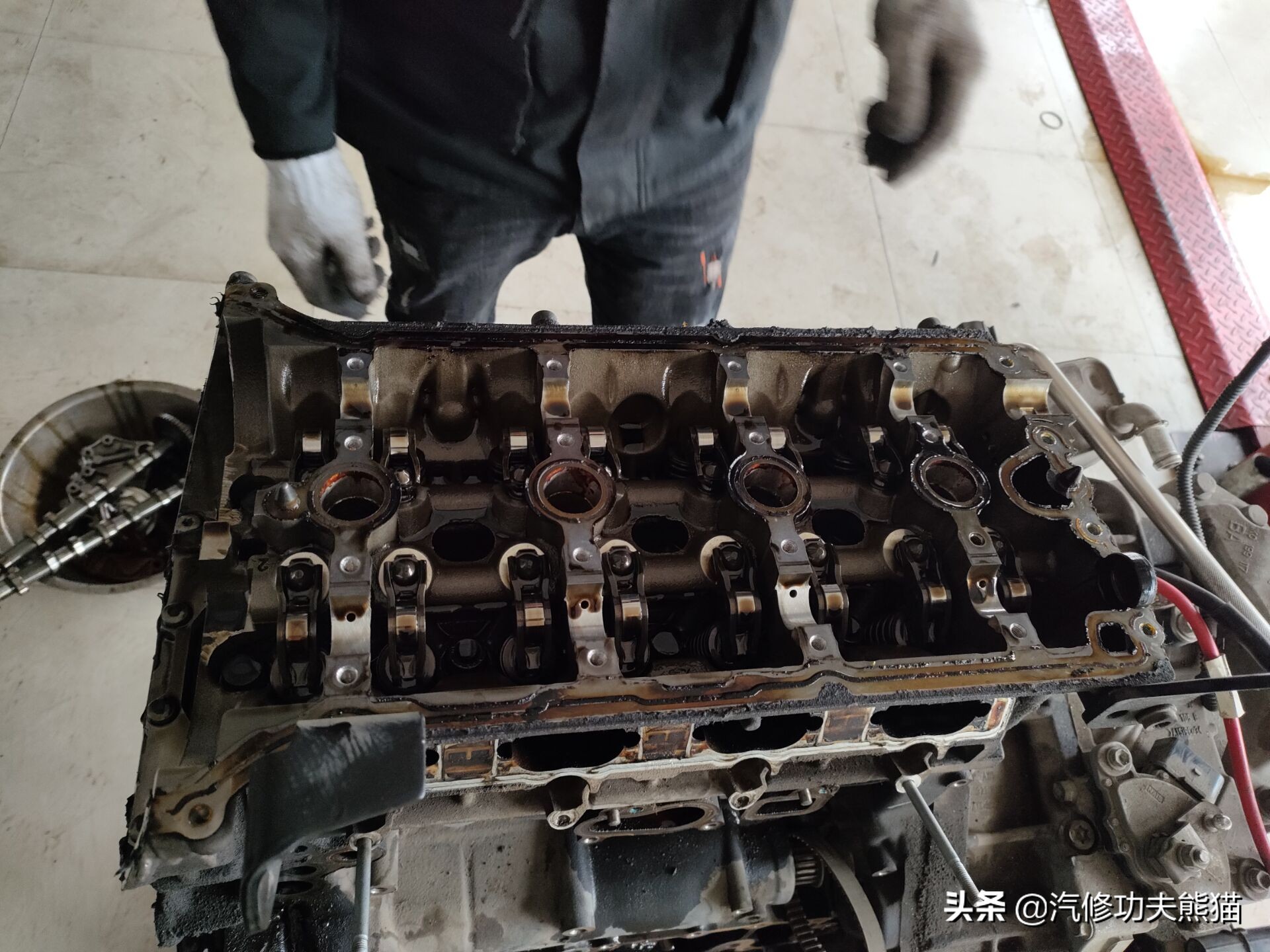 斯柯达昊锐烧机油维修视频,大众斯柯达昊锐1.8t烧机油