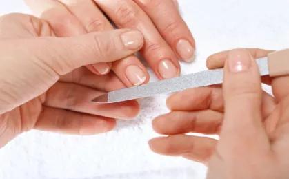 新手涂指甲油教程,指甲油怎么做