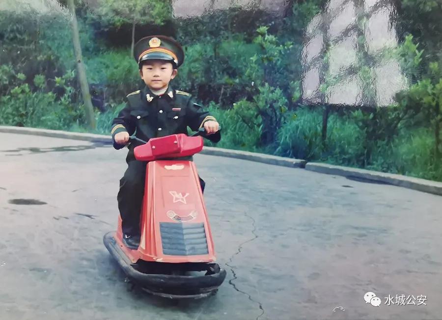 特警的青春剧,警察青春视频