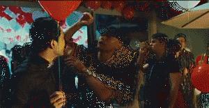 葛大爷回看以前的比赛,葛大爷下班时候的日常