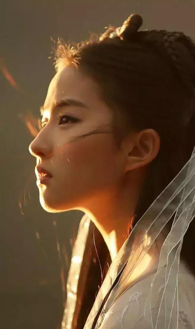 为抢救新版小龙女，这届网友真skr操碎了心
