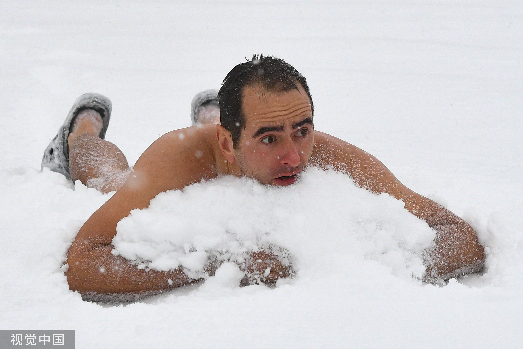 俄罗斯新西伯利亚雪,俄罗斯冰雪湖里冬泳