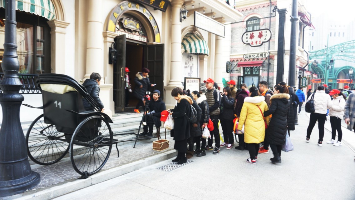 中原穿越时空夜游建业电影小镇,郑州建业电影小镇下午去游玩