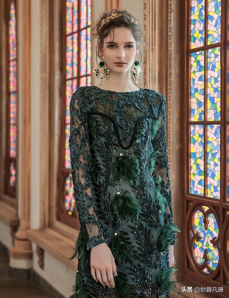 高端年会气质礼服推荐高级感,华丽设计感年会时尚轻奢高级礼服