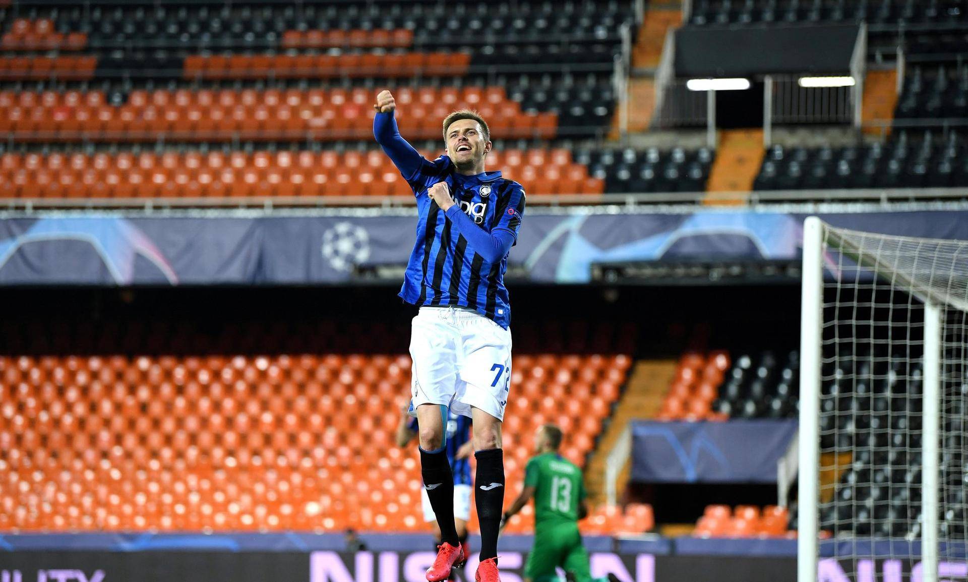 沉浮百年真蓝黑几乎创造历史，靠青训赚钱球队成绩难以保障