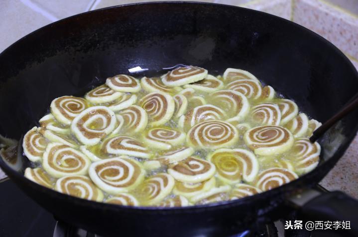 做猫耳朵零食和面,酥脆猫耳朵做法无红糖