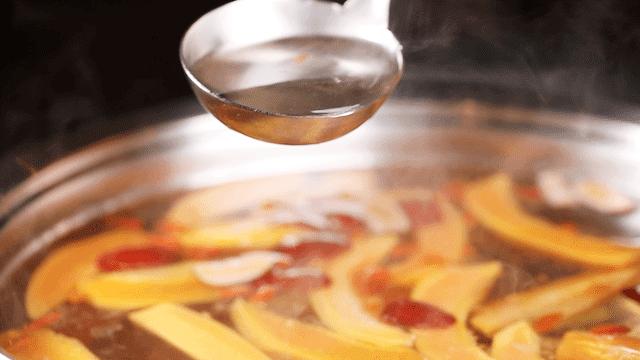 13000㎡运动餐厅，包足球场，打卡网红玻璃屋，集装箱，涂鸦楼梯