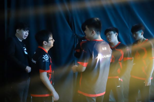 CFPL丨助力总决赛，CF观赛助手送永久冠军之心、荣耀之魂！