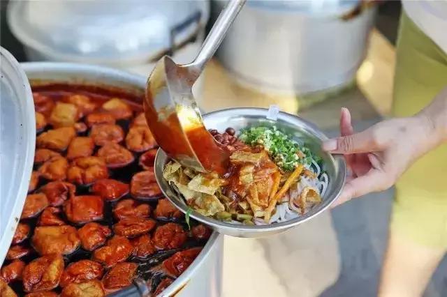 一碗螺蛳粉都吃不完,柳州一天一夜螺蛳粉逛吃攻略