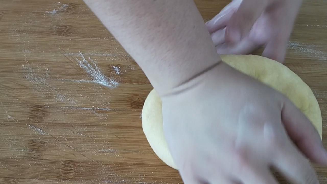 3个鸡蛋1碗面教你做面包不揉膜,面粉加鸡蛋简单做法