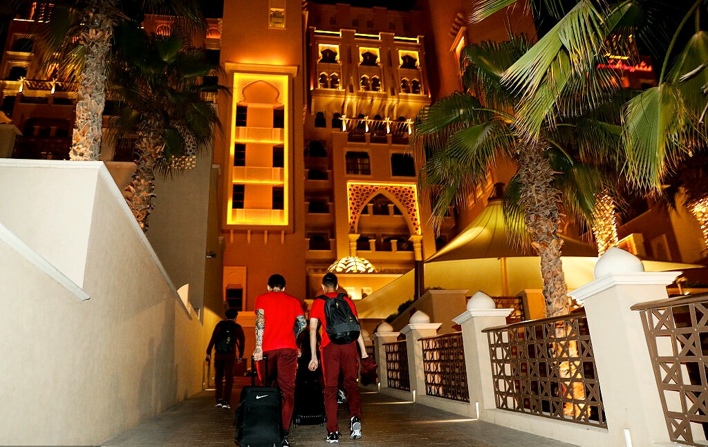 里皮满脸疲态，艾克森瞪大眼睛666，郑智、蒿俊闵并肩前行