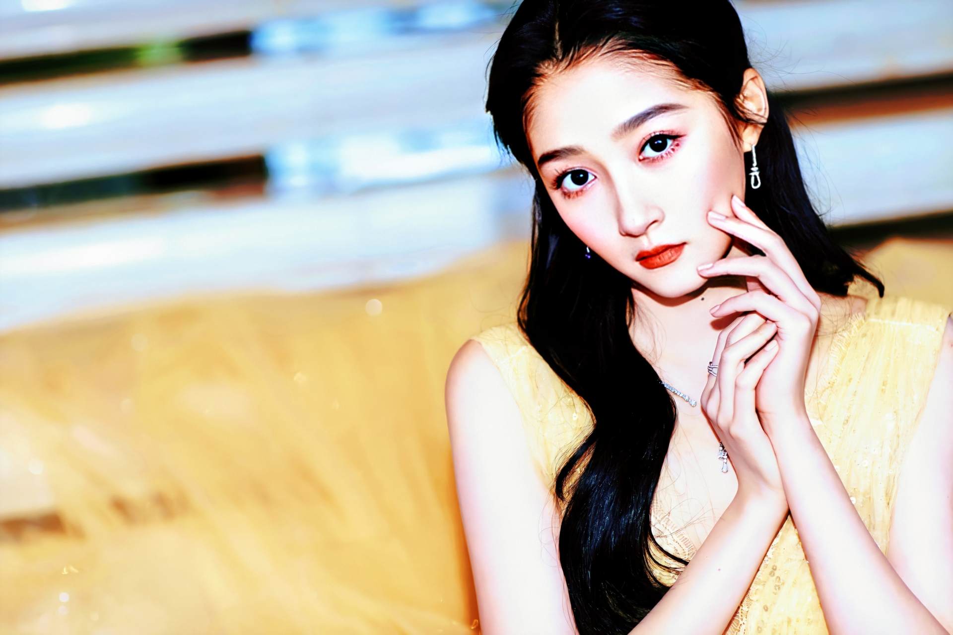 花8000买芭比娃娃,花1000多给手办买了件衣服