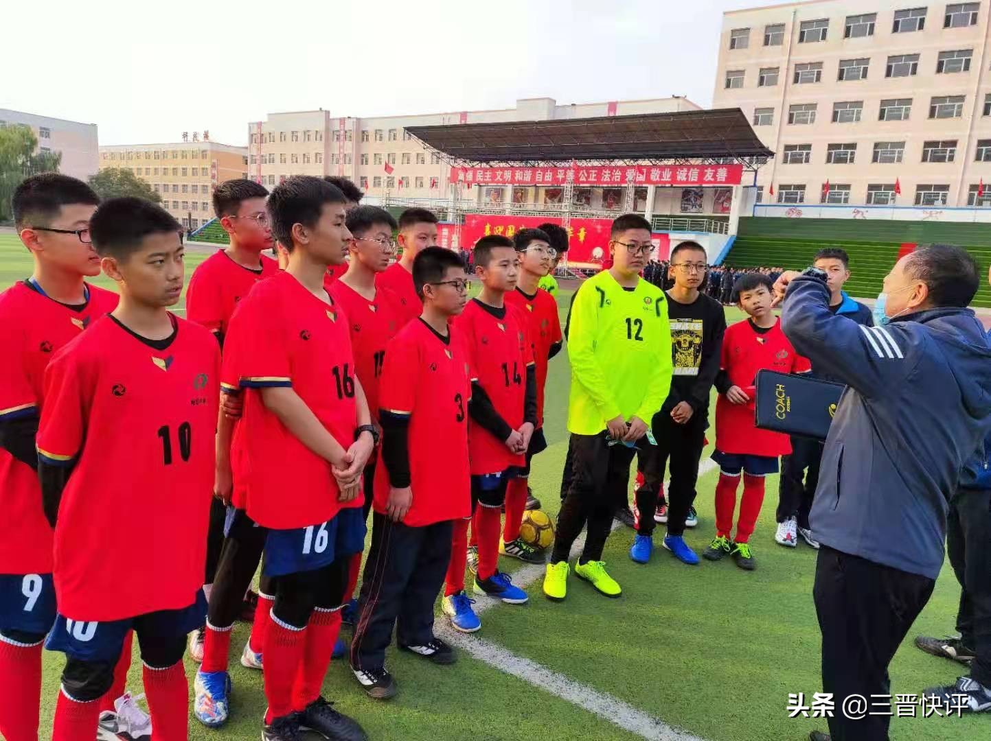 校园足球促进学校特色发展的方法,青少年校园足球特色学校实施方案