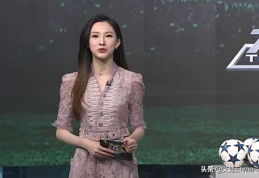 央视主持人马凡舒最新美照,马凡舒春晚主持白色旗袍全身照