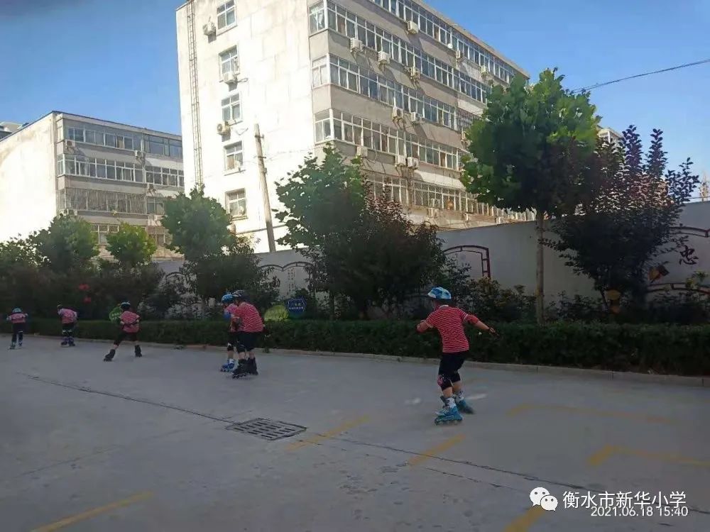 儿童学校兴趣小组,学校有三个兴趣小组共有学生180人