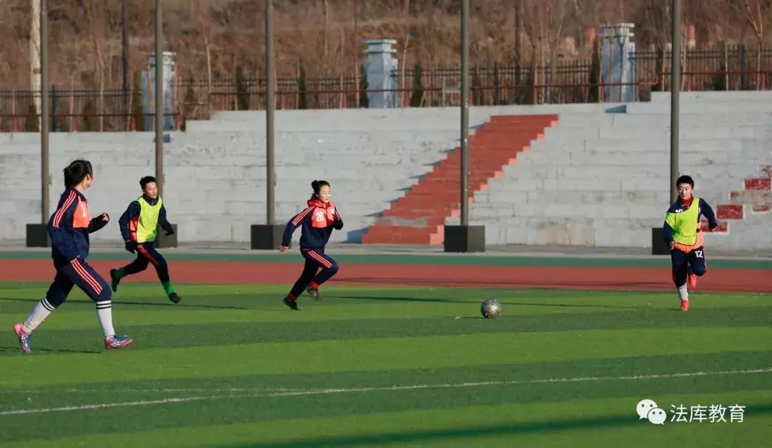 全国校园足球满天星训练营,全国青少年冬季足球训练营