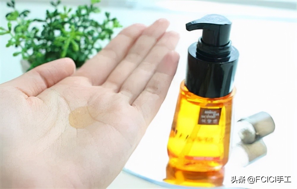 如何打理干枯毛躁的头发,头发干枯毛躁怎么保养