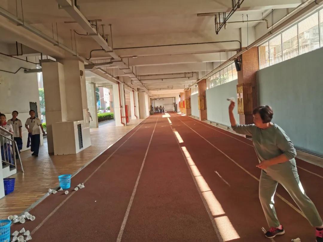 厦门六中老体协、退教协分会举行第六届退休教师趣味运动会暨气排球表演赛