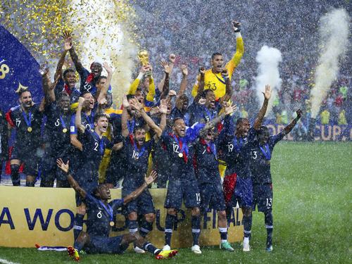 中国足球国家队评价巴西足球,称赞中国足球的球星