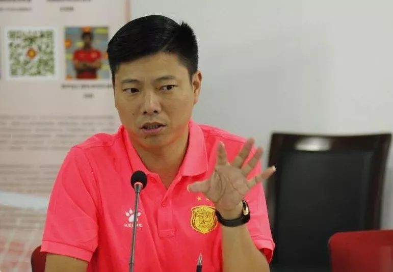 冲上中乙，是上海这家业余足球俱乐部成立十周年的最好礼物