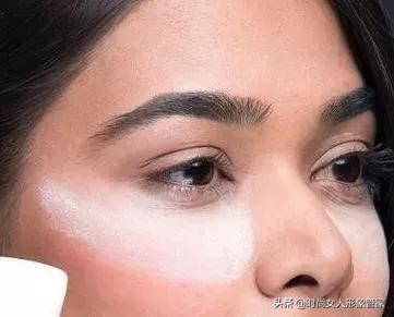 化妆怎么都学不会,化妆不好看怎么修容