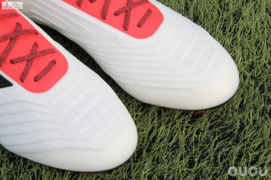 阿迪达斯predatorfreak.3测评,阿迪达斯predator20.4怎么样