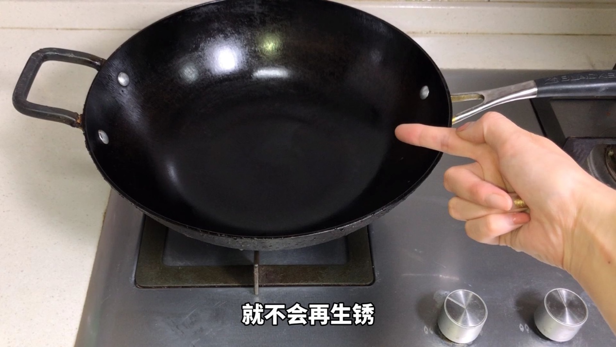 生锈的铁锅怎么处理可以不粘锅,生锈的铁锅买回来怎么处理