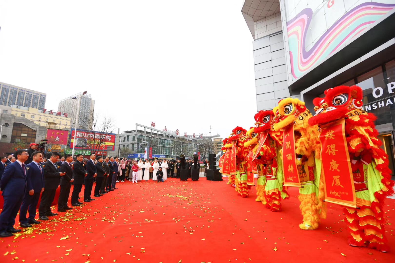 鞍山万象汇开新店,鞍山华润万象汇购物中心开门了么