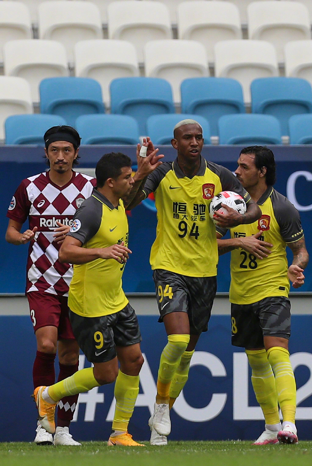 亚冠塔利斯卡艾克森破门恒大,亚冠恒大4比3日本高拉特