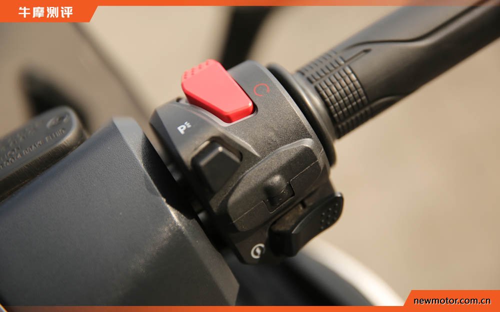 油箱17升续航可达400公里,最佳国产踏板摩旅车